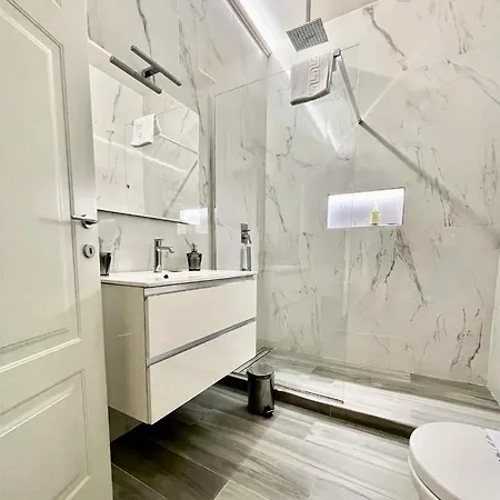 Duomo Platinum Apartment