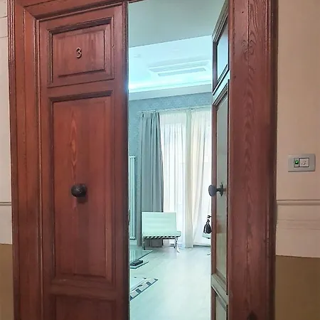 Duomo Platinum * נאפולי
